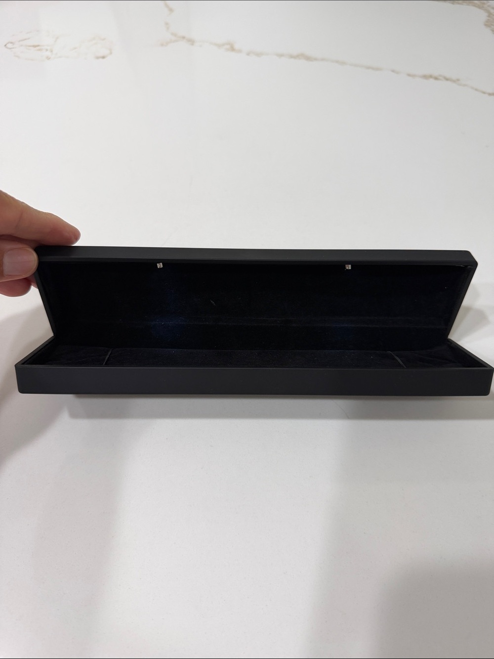 Black Light Up Bracelet Jewelry Box with Interior LED Lighting - Picture 1 of 6